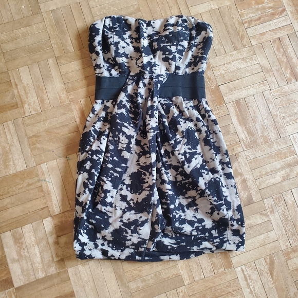 💥3 for$15💥 Seduction strapless printed mini dress XS - Picture 1 of 9
